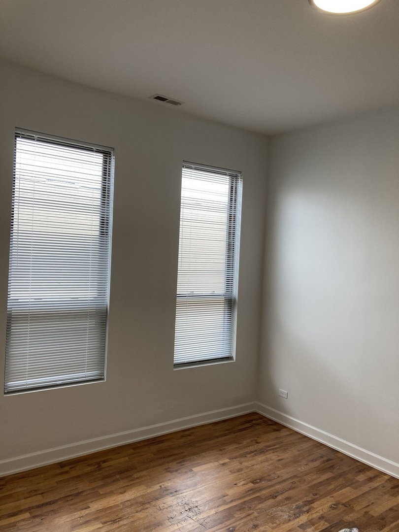 4041 South Calumet Avenue Chicago, IL 60653 - Photo 10 of 38