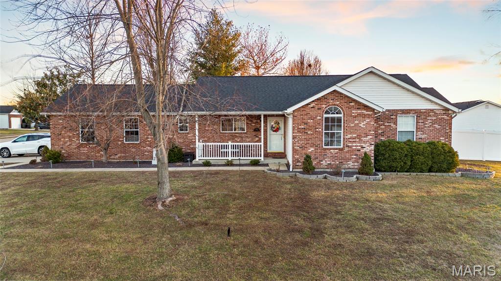1014 Illinois Avenue Waterloo, IL 62298 - Photo 1 of 60