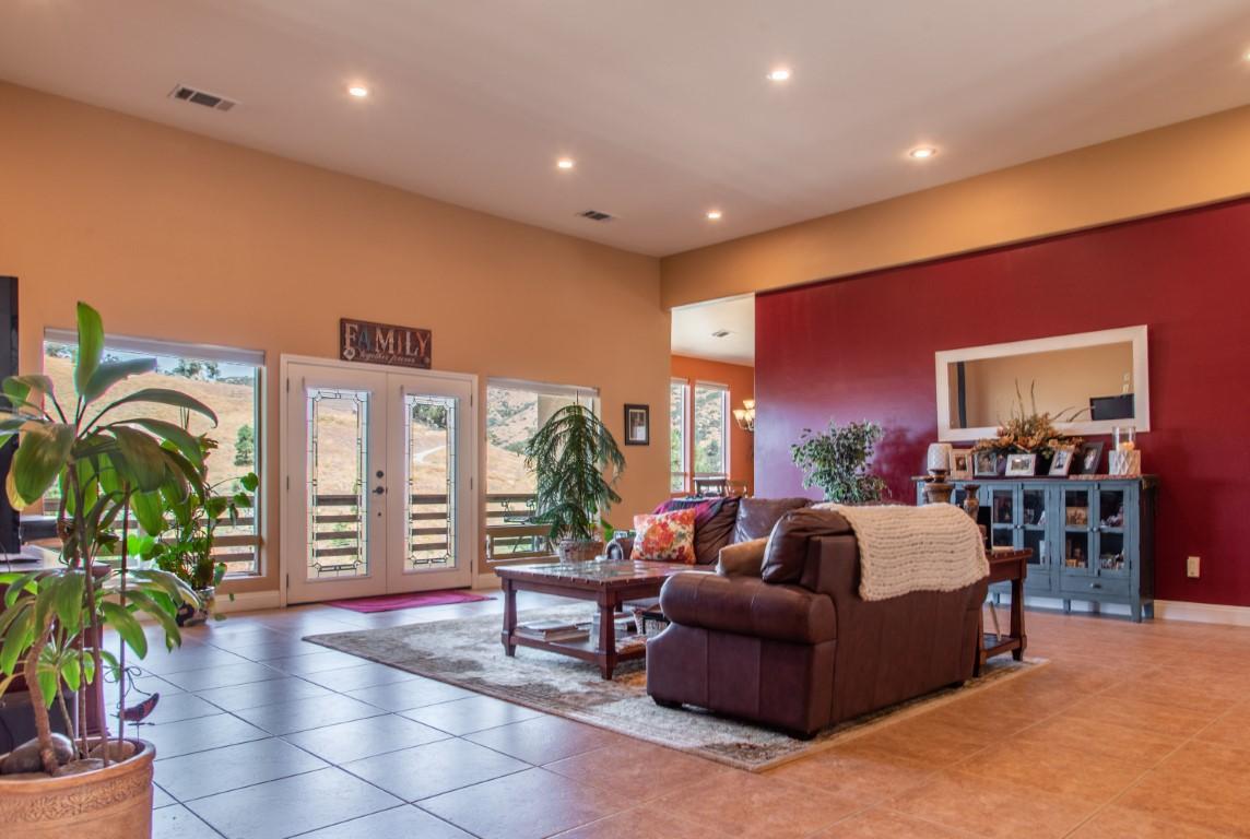 26200 Cumberland Road Tehachapi, CA 93561 - Photo 7 of 50 26200 Cumberland Rd_007