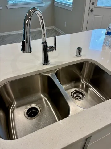 a close view of sink and tap