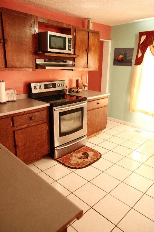 36 Barber Street, Unit 36 Springfield, MA 01109 - Photo 4 of 12 Gallery Image 4