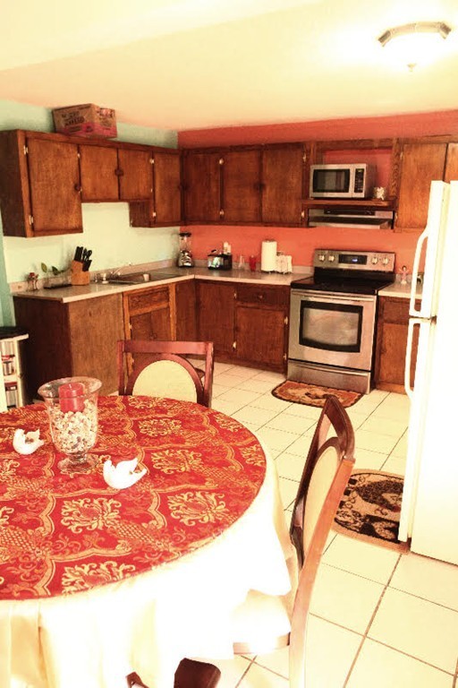 36 Barber Street, Unit 36 Springfield, MA 01109 - Photo 7 of 12 Gallery Image 7