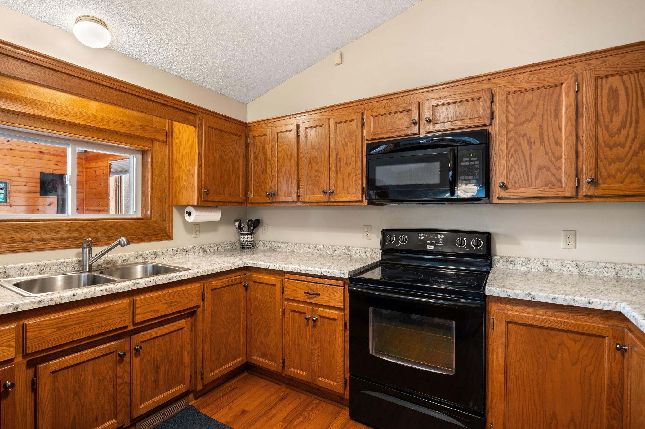 553 Hawthorn Road Circle Pines, MN 55014 - Photo 13 of 42