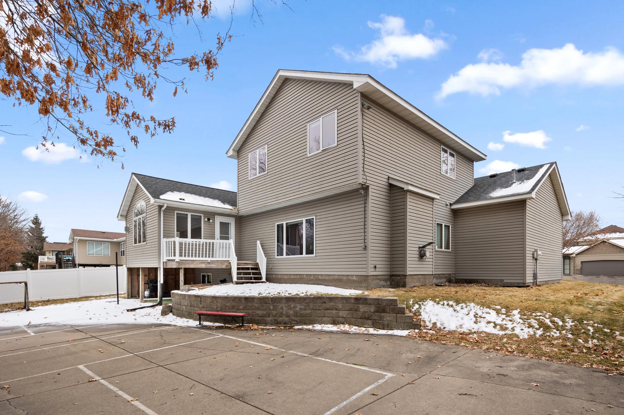 553 Hawthorn Road Circle Pines, MN 55014 - Photo 4 of 42