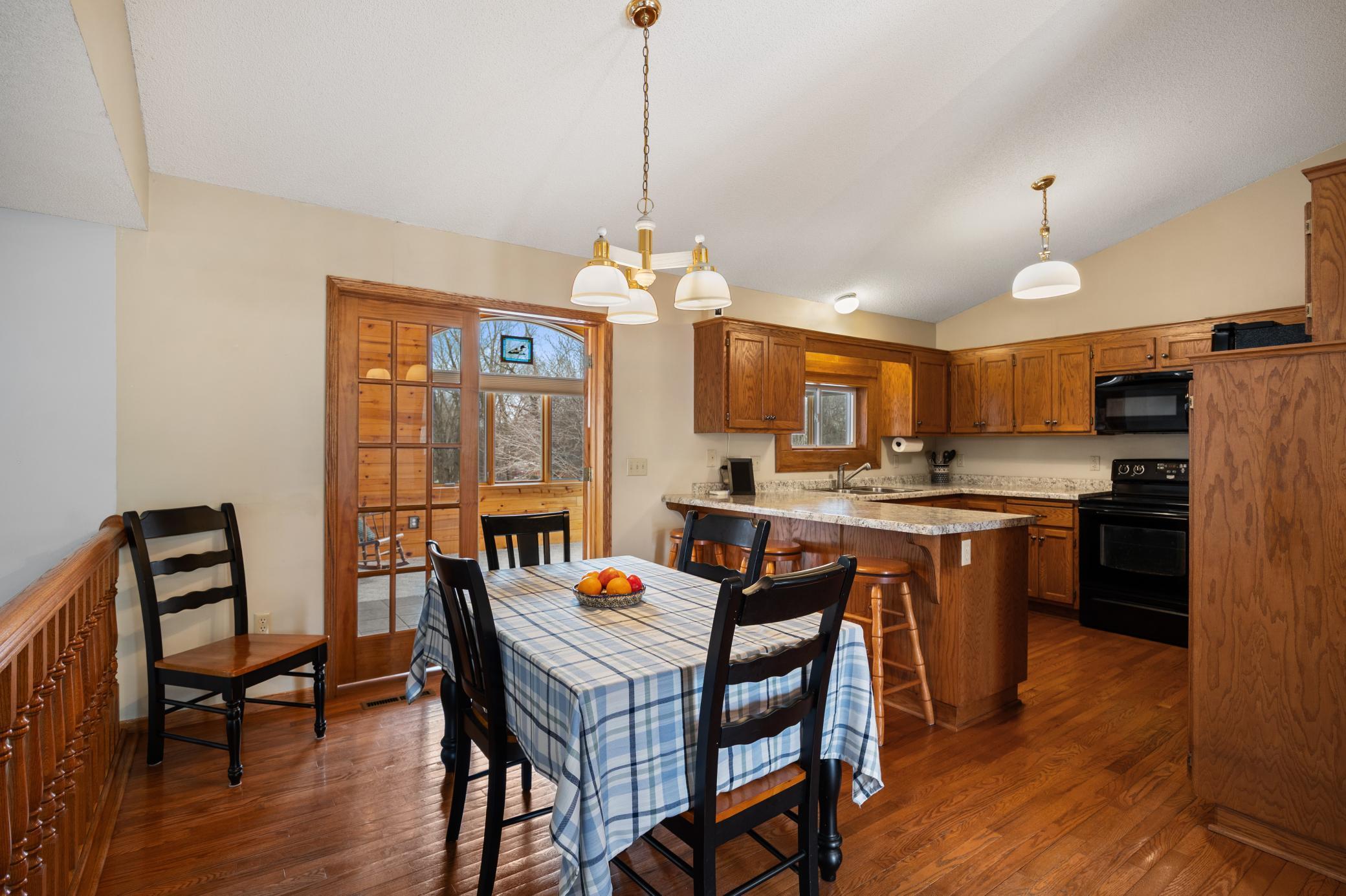 553 Hawthorn Road Circle Pines, MN 55014 - Photo 10 of 42