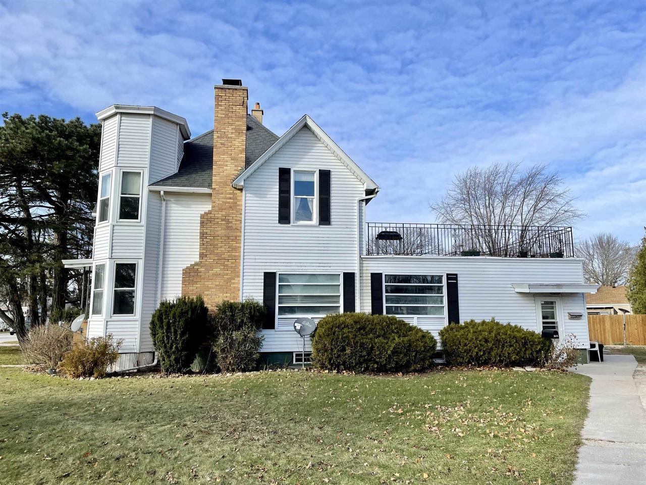 2707 Forest Avenue Two Rivers, WI 54241 - Photo 1 of 1 Front