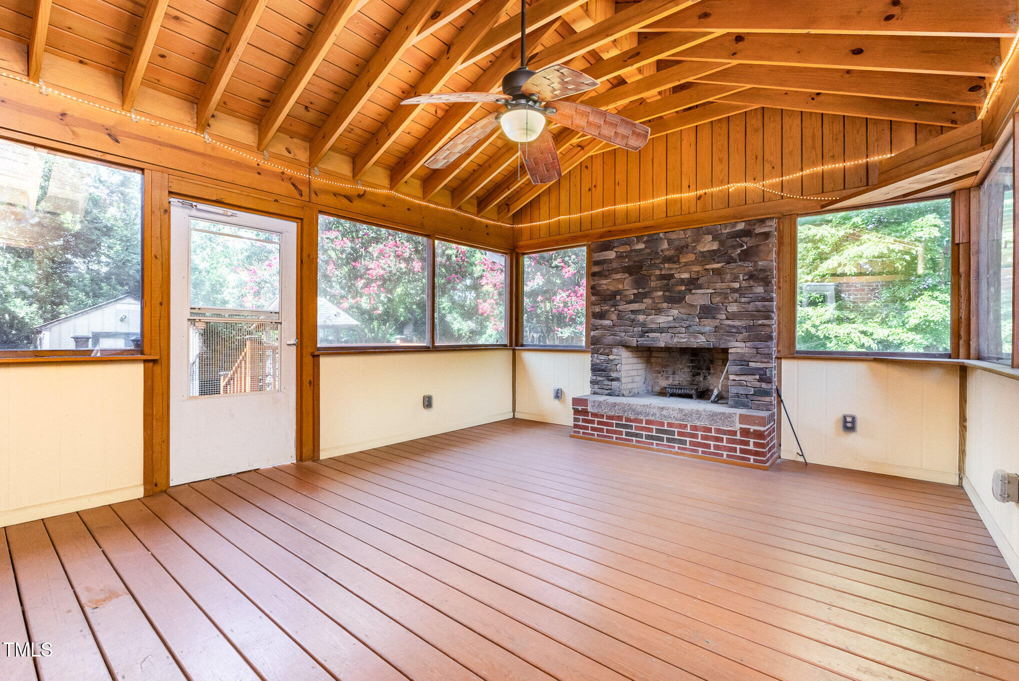 2133 Ridge Road Raleigh, NC 27607 - Photo 6 of 22 021_cj4a6280-edit_407