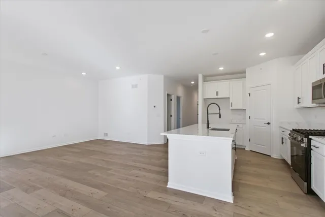 $529,990 | 40 Tournament Drive South, Hawthorn Woods, IL 60047