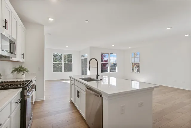 $529,990 | 40 Tournament Drive South, Hawthorn Woods, IL 60047