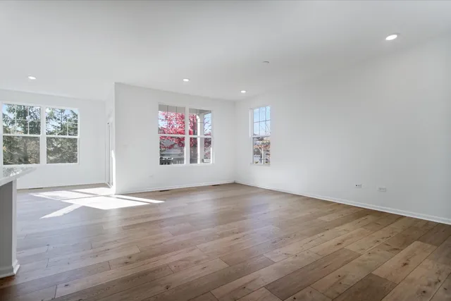 $529,990 | 40 Tournament Drive South, Hawthorn Woods, IL 60047