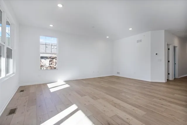 $529,990 | 40 Tournament Drive South, Hawthorn Woods, IL 60047