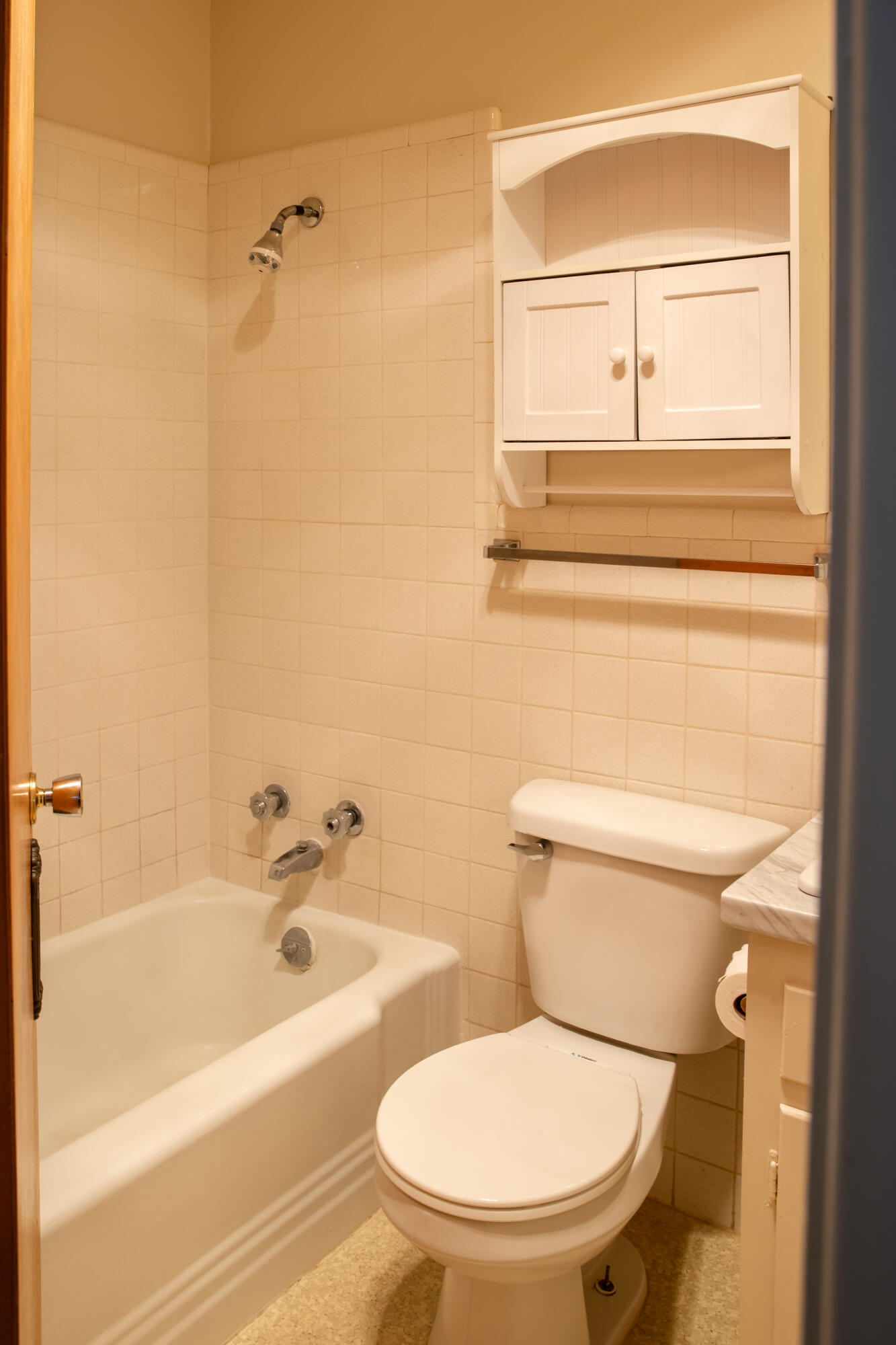 4926 48th Street Lubbock, TX 79414 - Photo 11 of 16 hall bathtub