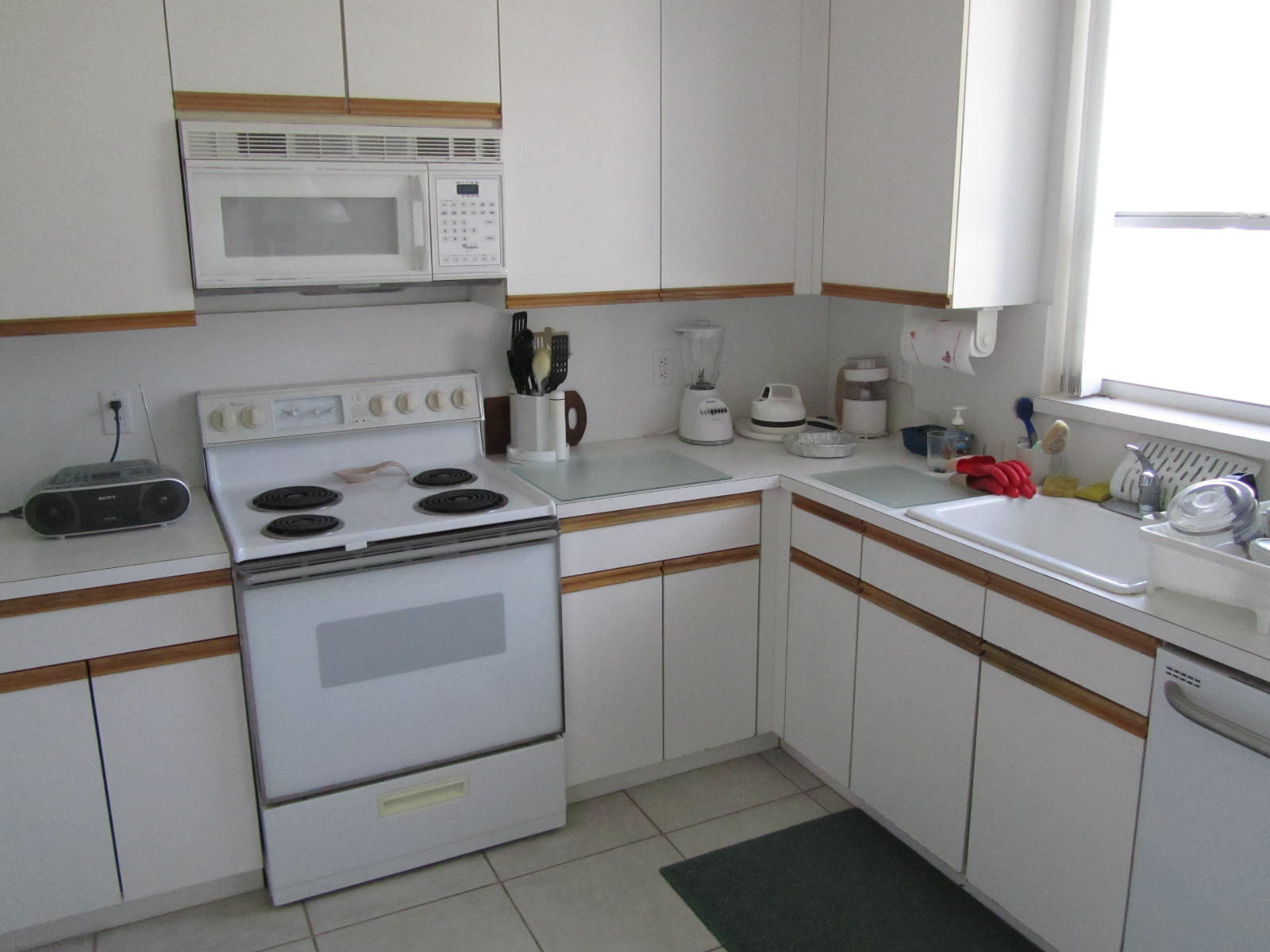 23426 Torre Circle Boca Raton, FL 33433 - Photo 4 of 10 Kitchen