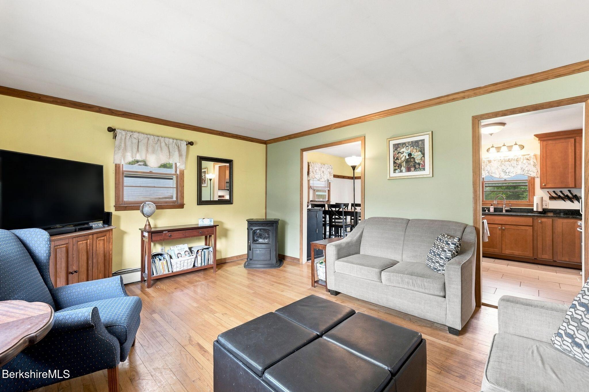 136 Cadwell Road Pittsfield, MA 01201 - Photo 11 of 49 136_Cadwell_Rd_032