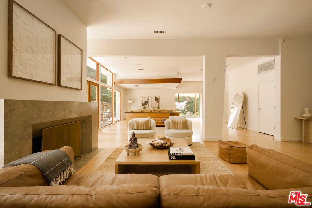 3600 Mandeville Canyon Road Los Angeles, CA 90049 - Photo 4 of 26