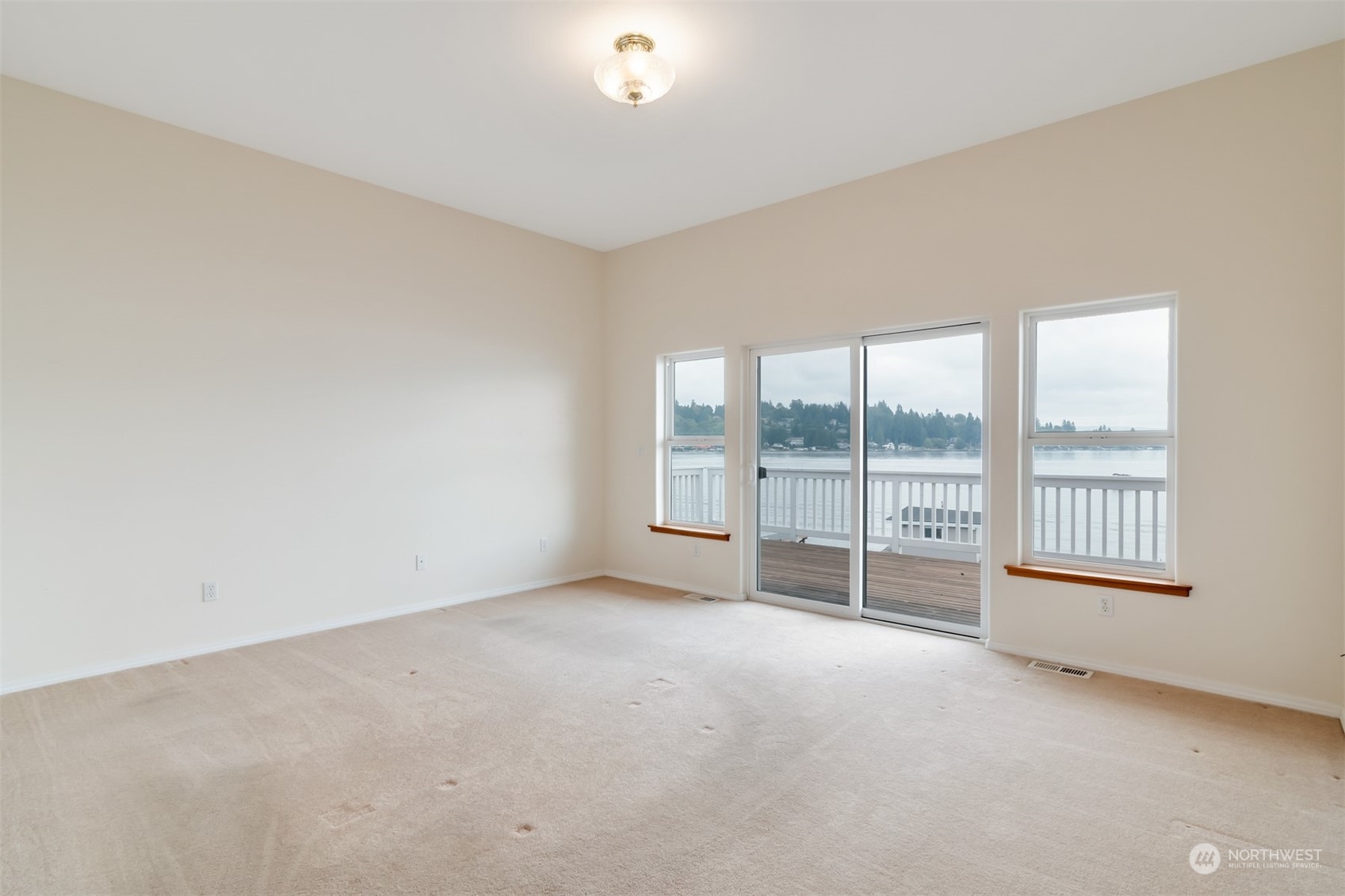 1811 Vernon Road Lake Stevens, WA 98258 - Photo 11 of 40 an empty room with a window