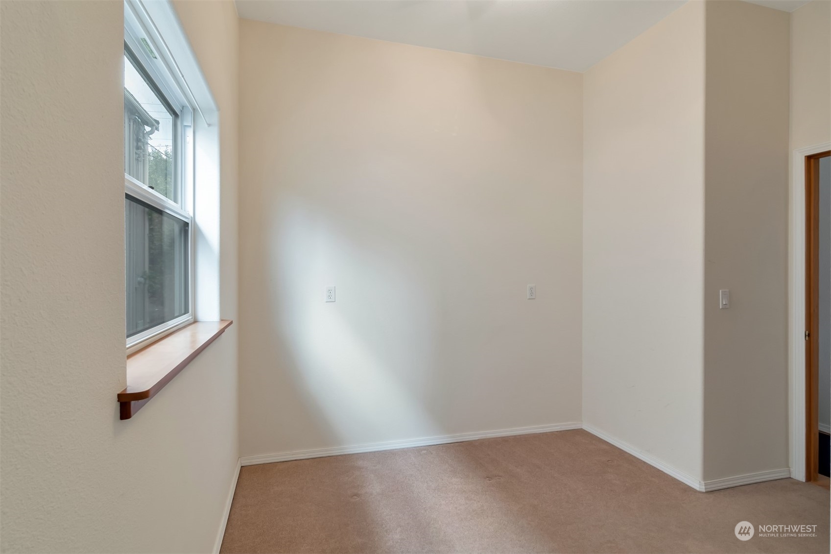 1811 Vernon Road Lake Stevens, WA 98258 - Photo 17 of 40 an empty room with windows