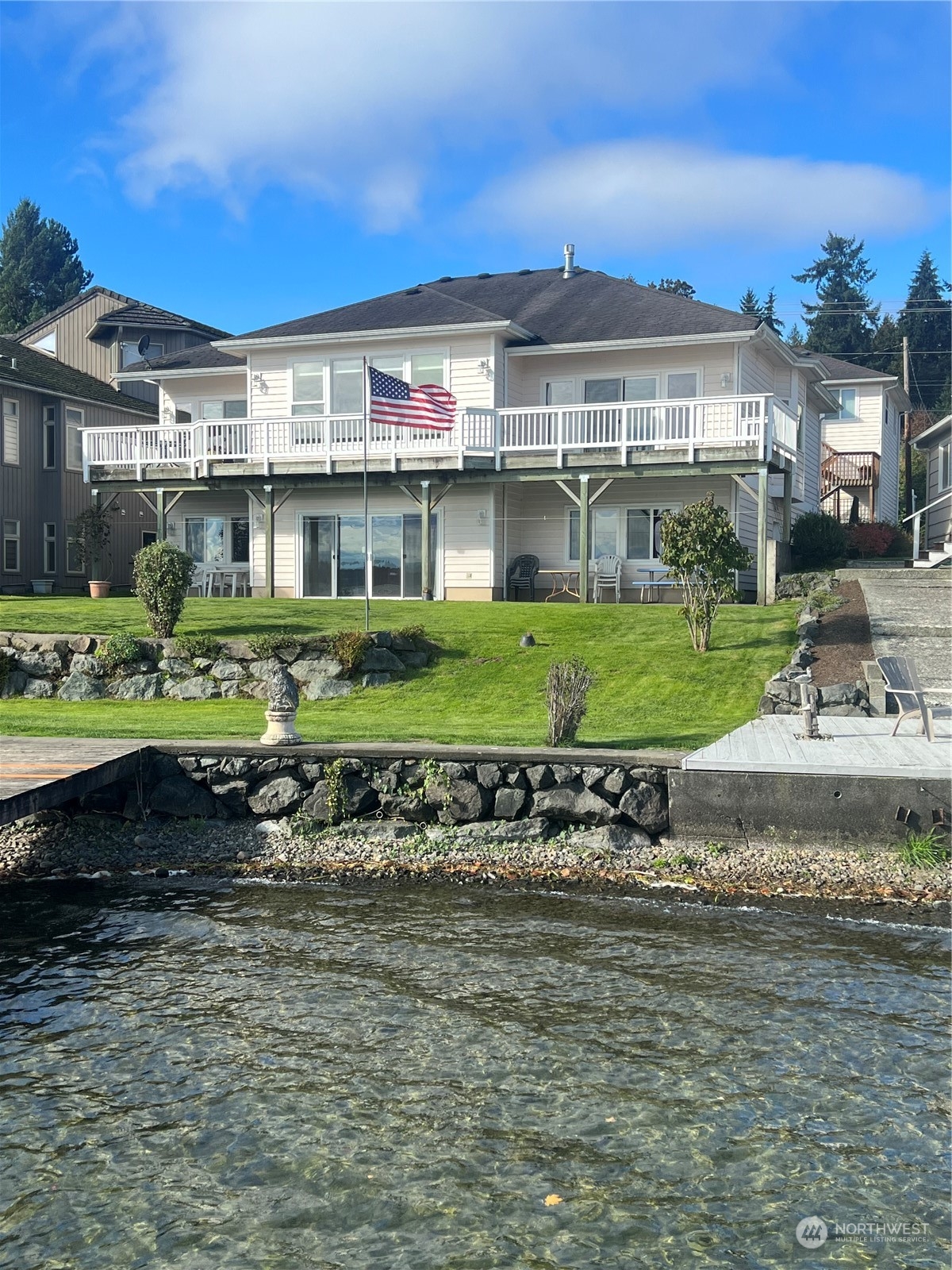 1811 Vernon Road Lake Stevens, WA 98258 - Photo 38 of 40 a front view of a house with a garden
