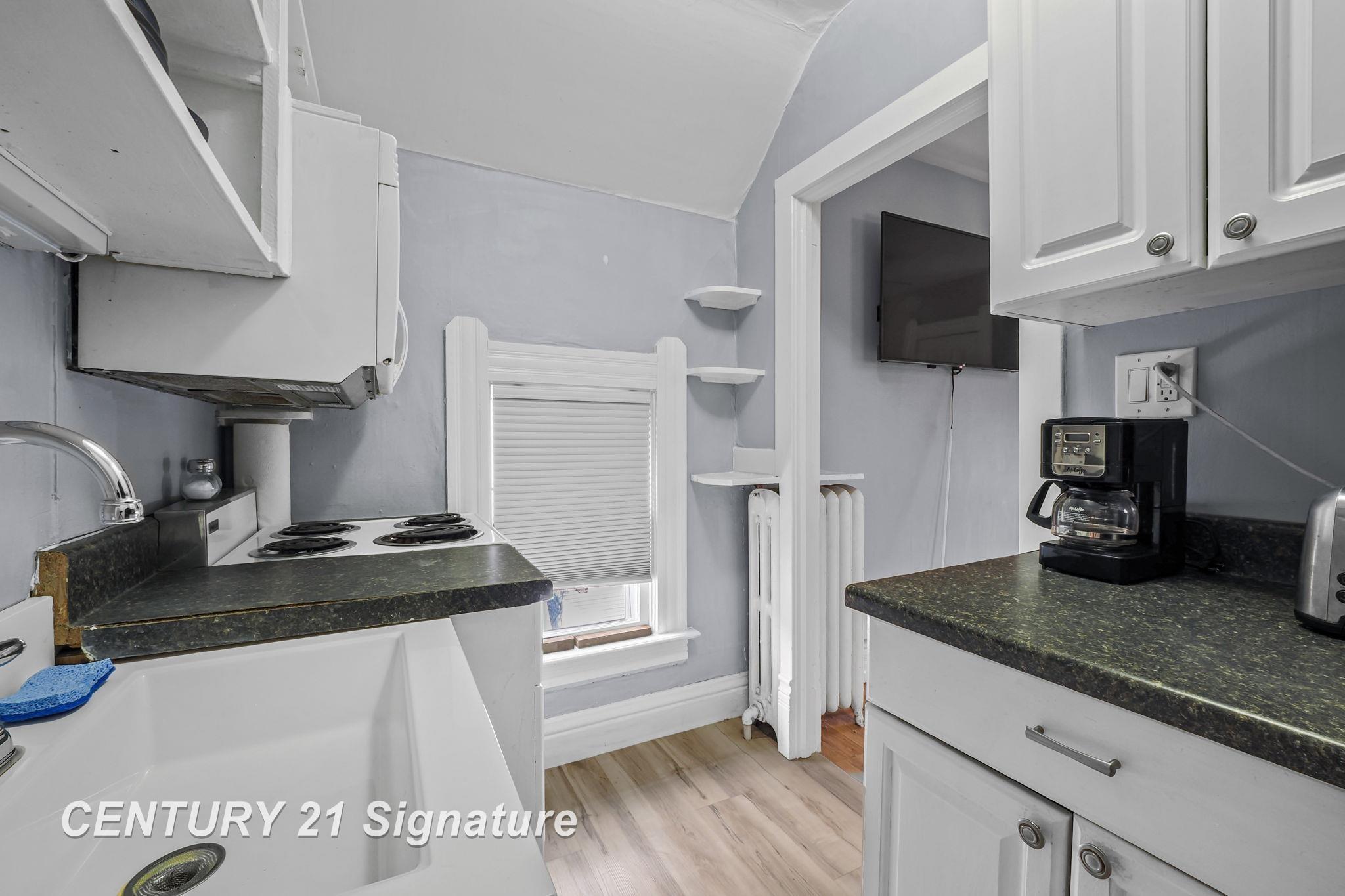 607 West Front Street Traverse City, MI 49684 - Photo 29 of 43