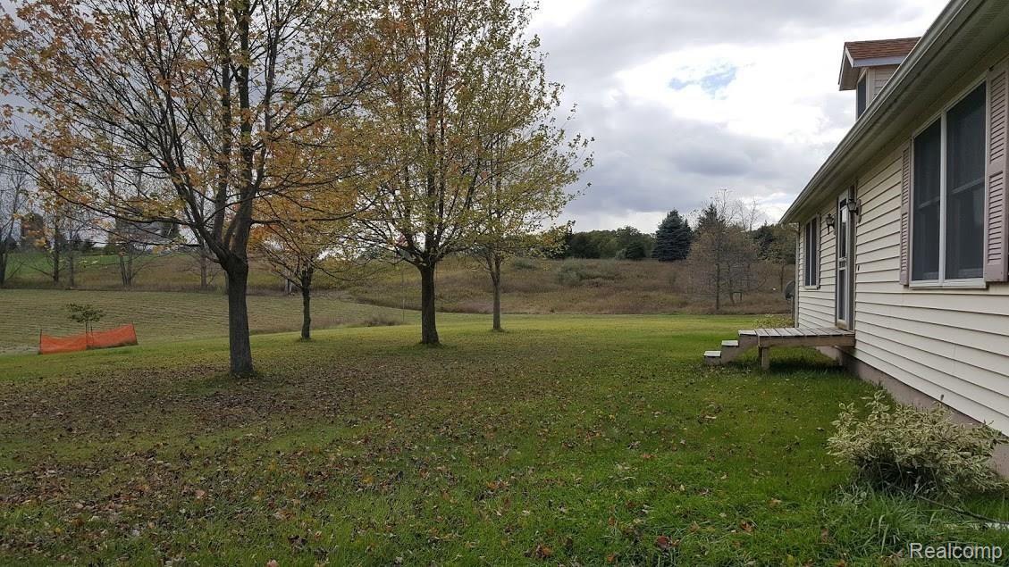 3208 West Marr Road Howell, MI 48855 - Photo 25 of 34 frnt yrd 1.jpg
