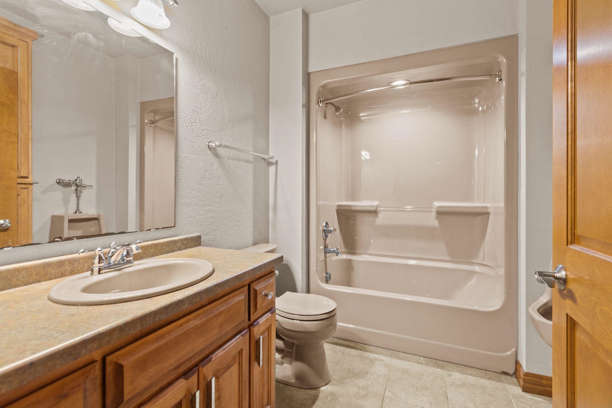448 Harvest Road Green Bay, WI 54302 - Photo 30 of 71