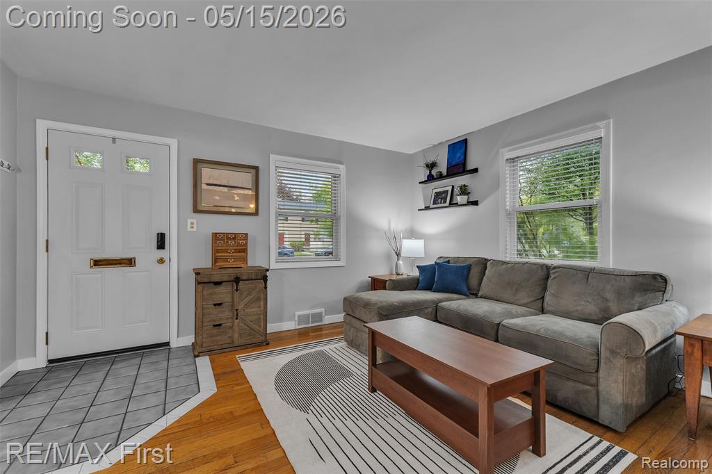 1921 Graefield Road Birmingham, MI 48009 - Photo 5 of 27