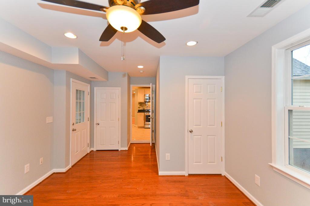 7734 Garrison Road Hyattsville, MD 20784 - Photo 15 of 30 Interior (General)