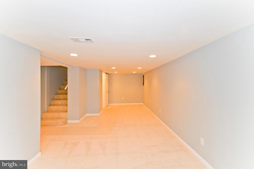 7734 Garrison Road Hyattsville, MD 20784 - Photo 22 of 30 Interior (General)