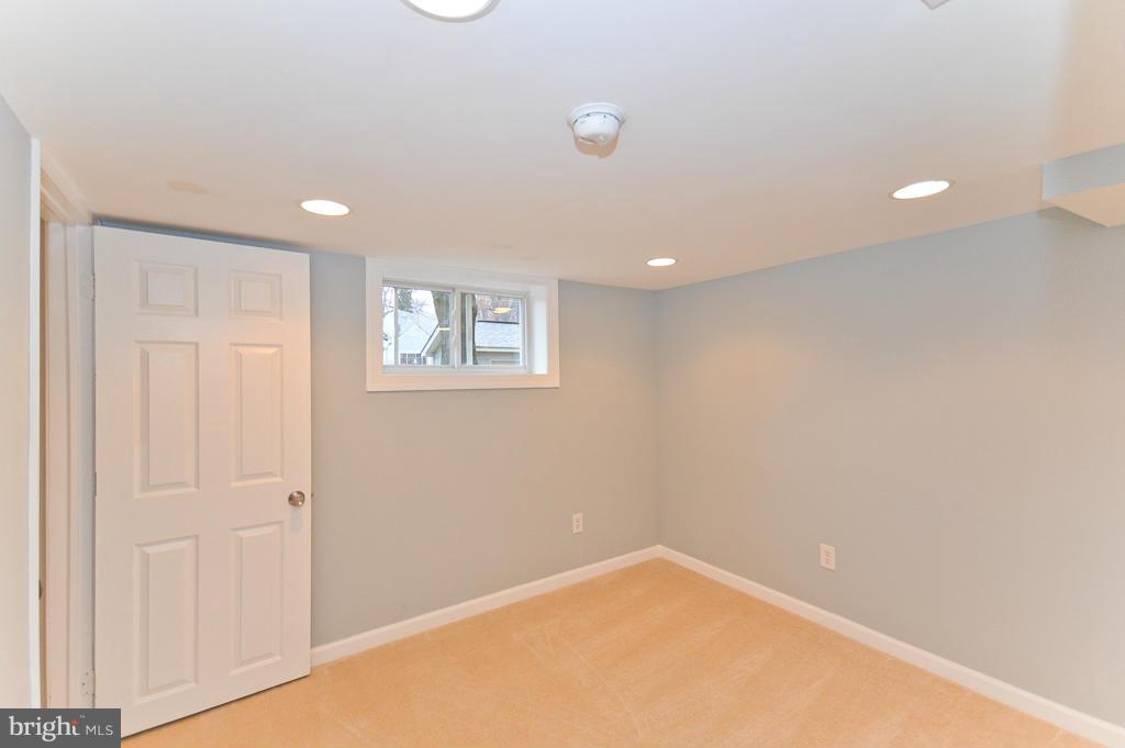 7734 Garrison Road Hyattsville, MD 20784 - Photo 27 of 30 Interior (General)