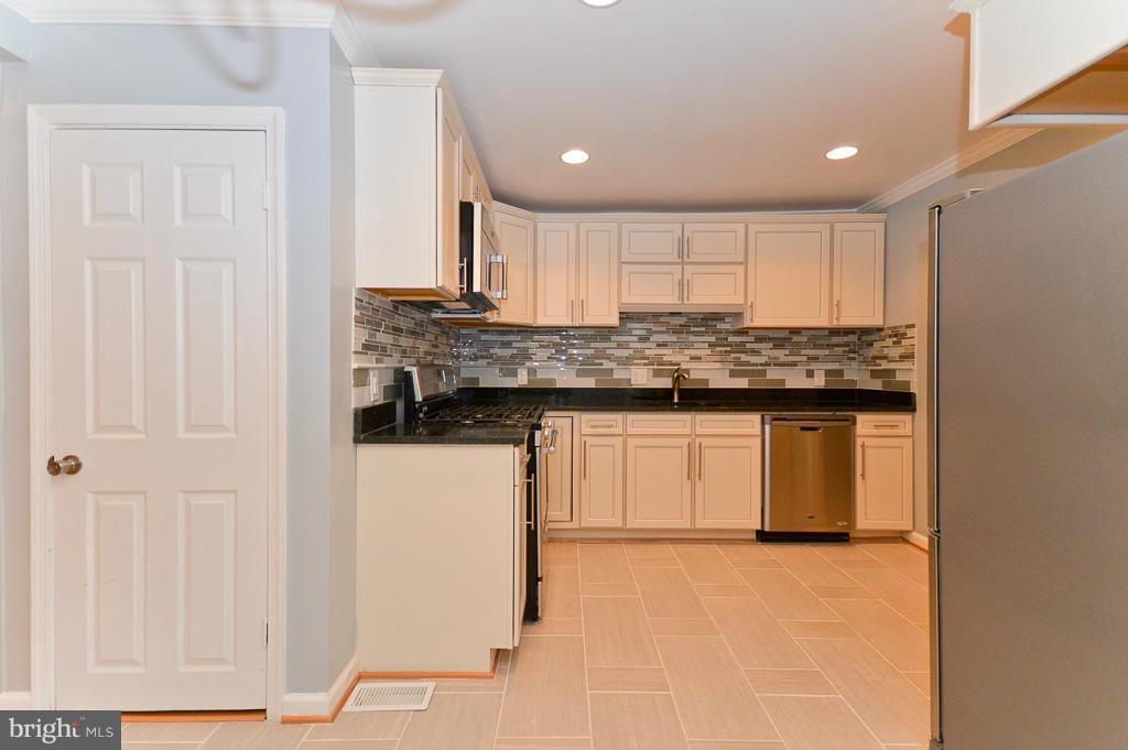 7734 Garrison Road Hyattsville, MD 20784 - Photo 5 of 30 Bedroom