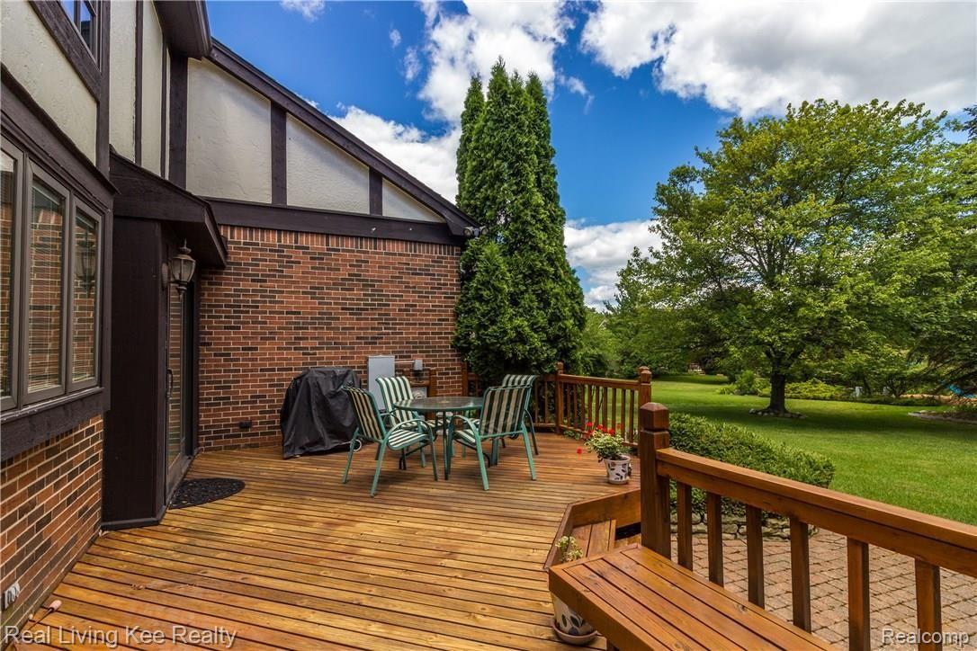 740 Timberline Drive Rochester, MI 48309 - Photo 6 of 48 1 (5).jpg