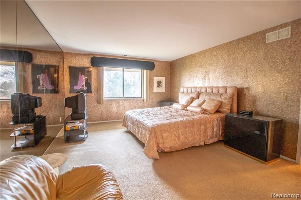30450 Orchard Lake Road, Unit 76 Farmington Hills, MI 48334 - Photo 7 of 16