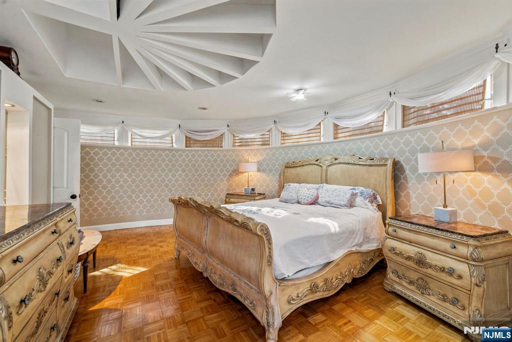 387 Spring Valley Road Paramus, NJ 07652 - Photo 18 of 50 Gallery Image 18