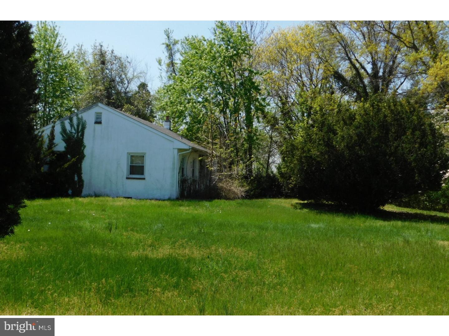 1414 Woodlane Road Mount Holly, NJ 08060 - Photo 2 of 18 Gallery Image 2