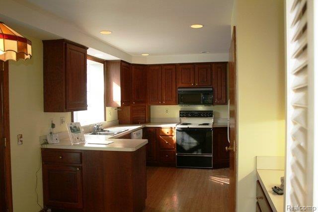 167 Merriweather Road Grosse Pointe, MI 48236 - Photo 3 of 6 Kitchen