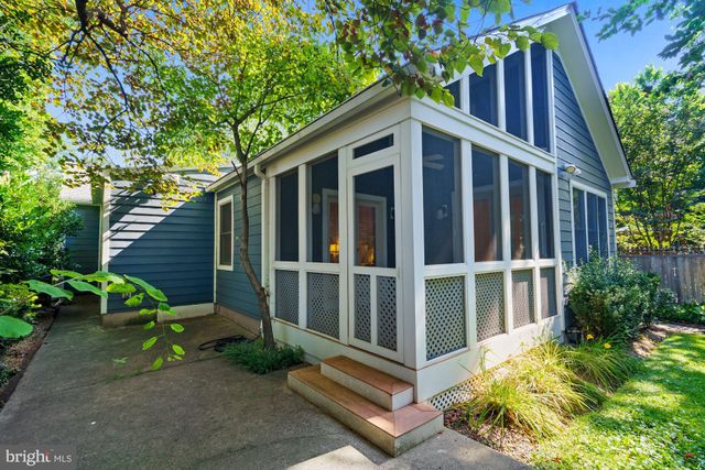 $860,000 | 504 Virginia Avenue, Alexandria, VA 22302