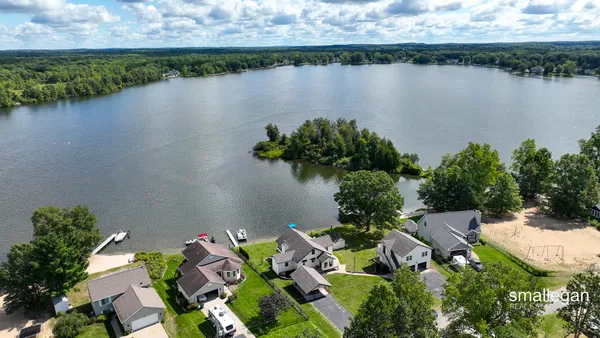 $625,000 | 8884 West Suwanee Trail, Howard City, MI 49329