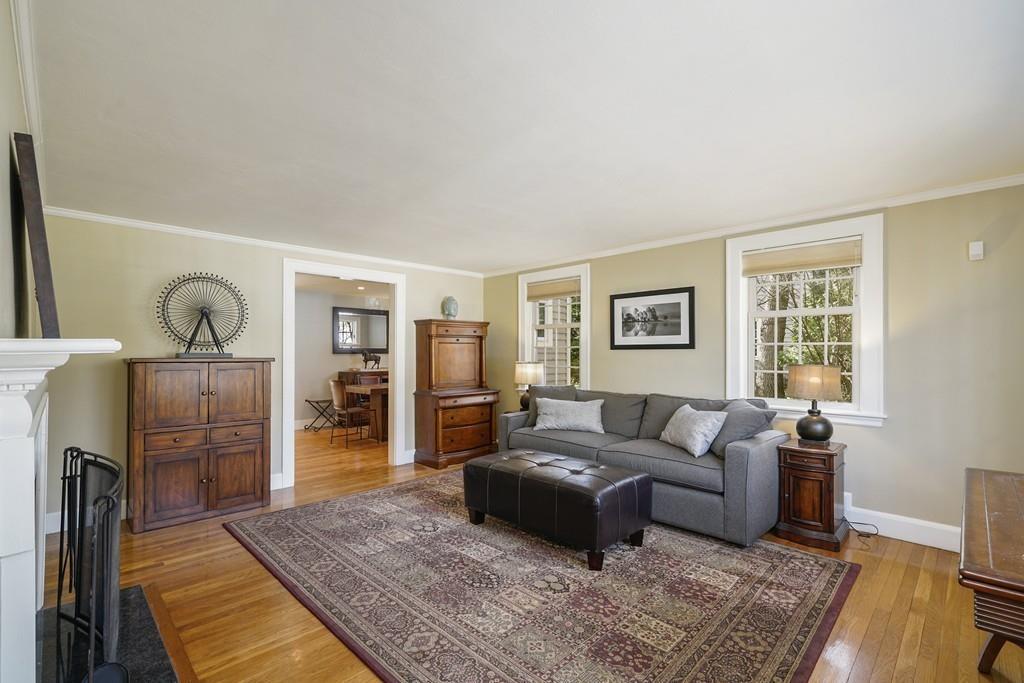 45 Sheridan Road Wellesley, MA 02481 - Photo 5 of 23