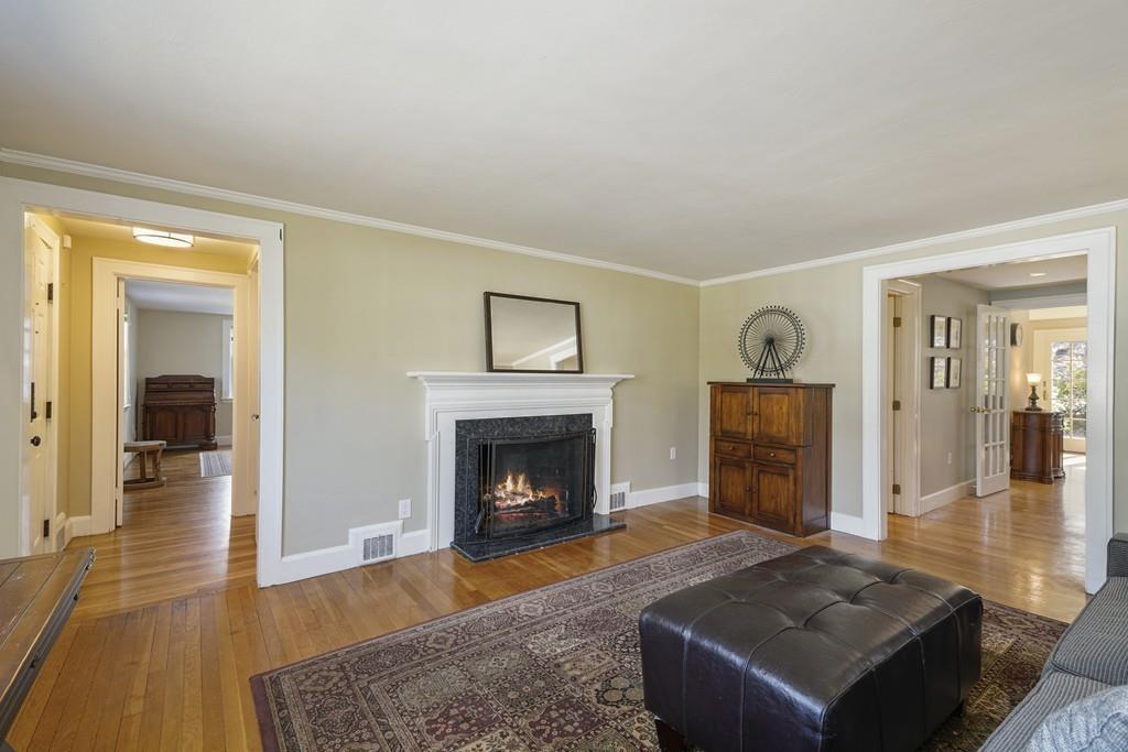45 Sheridan Road Wellesley, MA 02481 - Photo 6 of 23