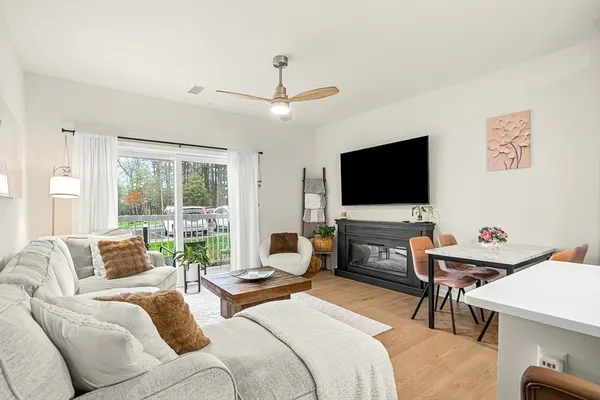 $519,000 | 300 Martins Landing, Unit 103, North Reading, MA 01864