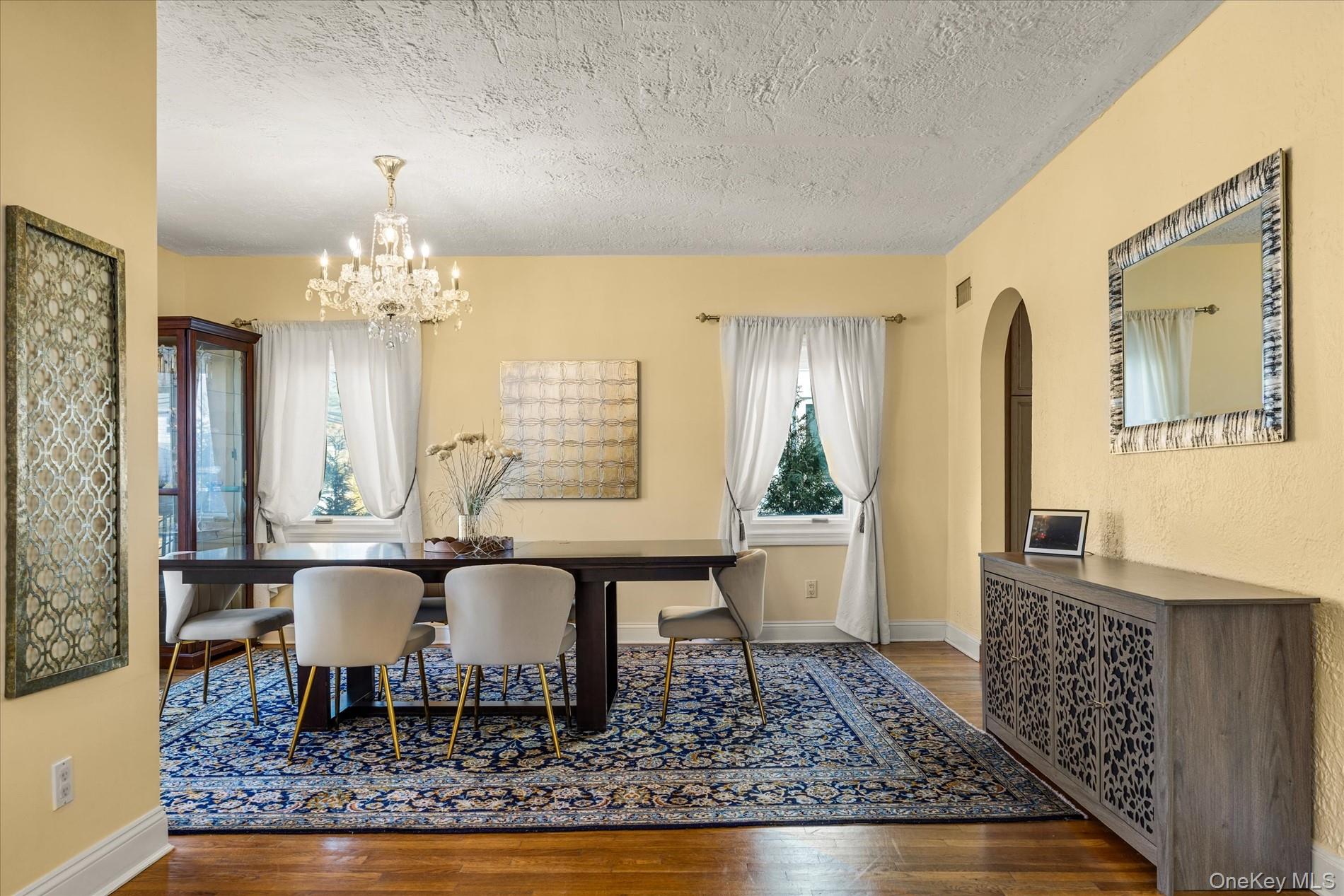 118 Baker Hill Road Great Neck, NY 11023 - Photo 11 of 40