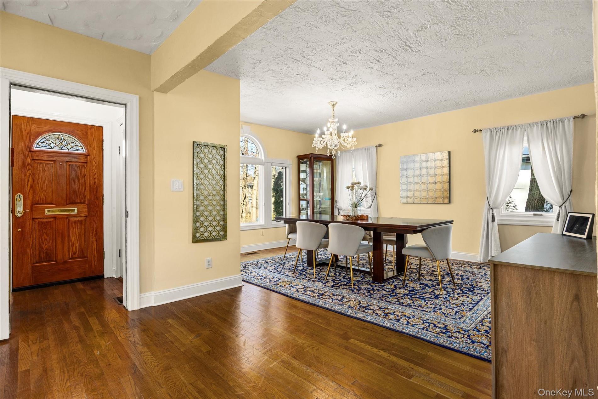 118 Baker Hill Road Great Neck, NY 11023 - Photo 12 of 40