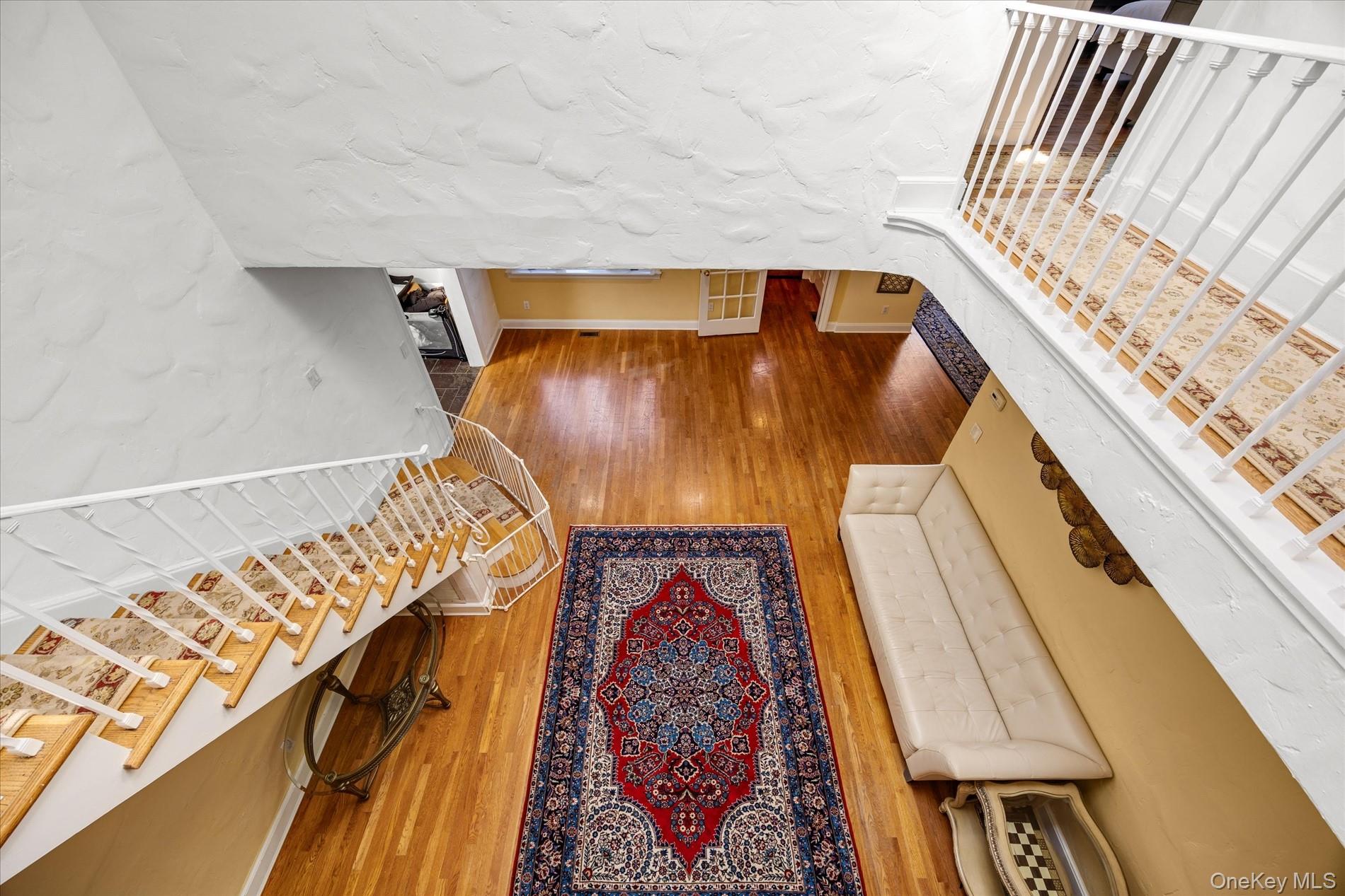 118 Baker Hill Road Great Neck, NY 11023 - Photo 21 of 40