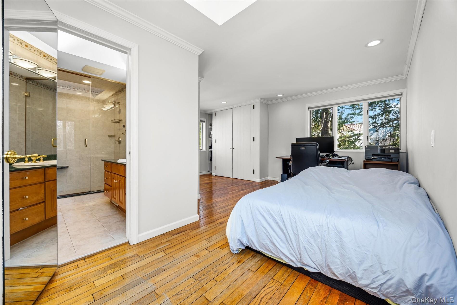 118 Baker Hill Road Great Neck, NY 11023 - Photo 24 of 40