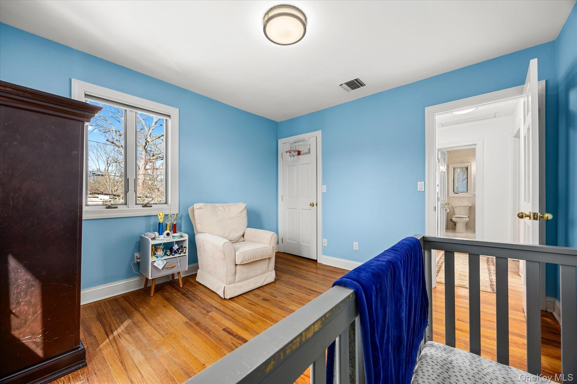 118 Baker Hill Road Great Neck, NY 11023 - Photo 31 of 40