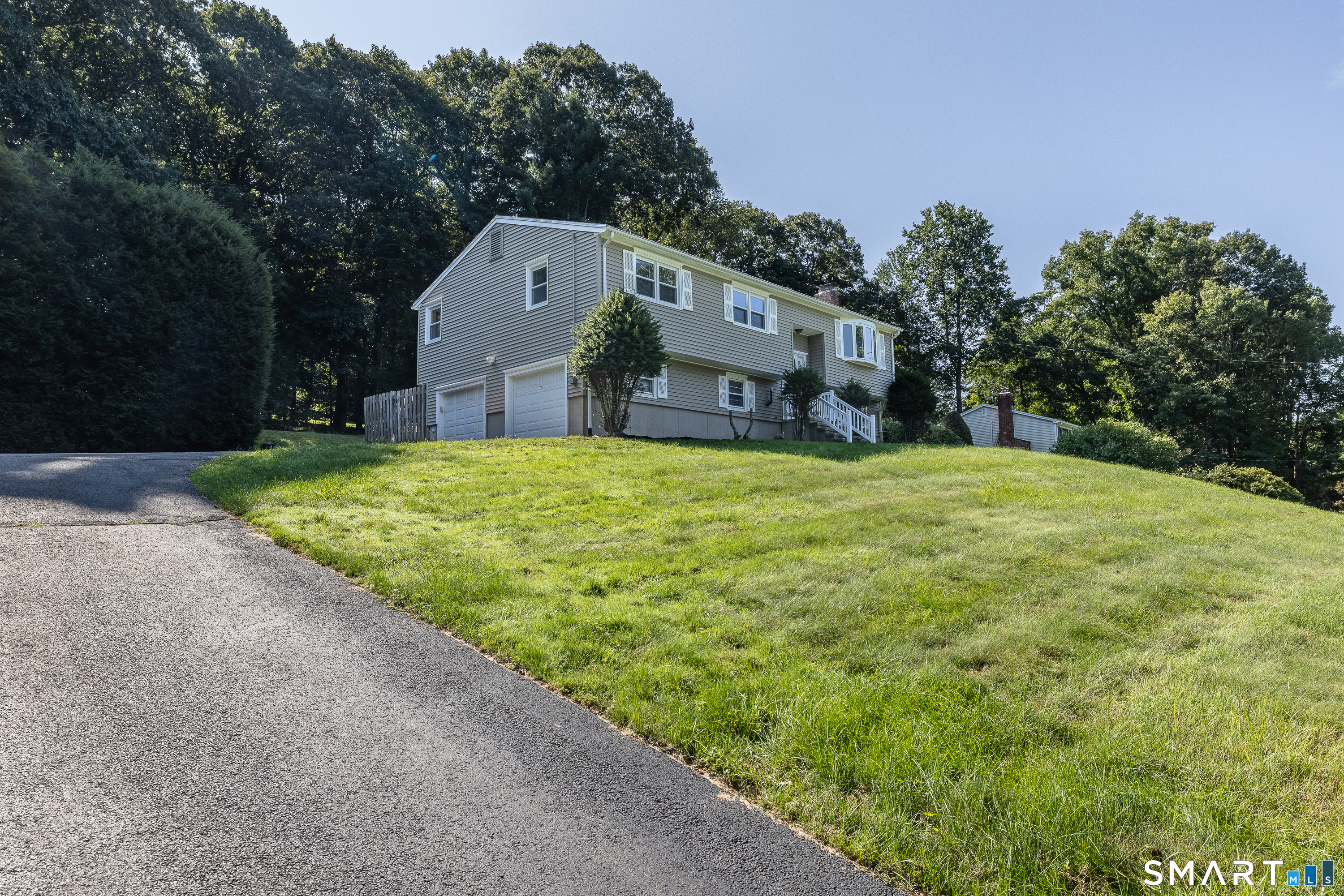 121 Longfellow Road Shelton, CT 06484 - Photo 32 of 37 Gallery Image 32