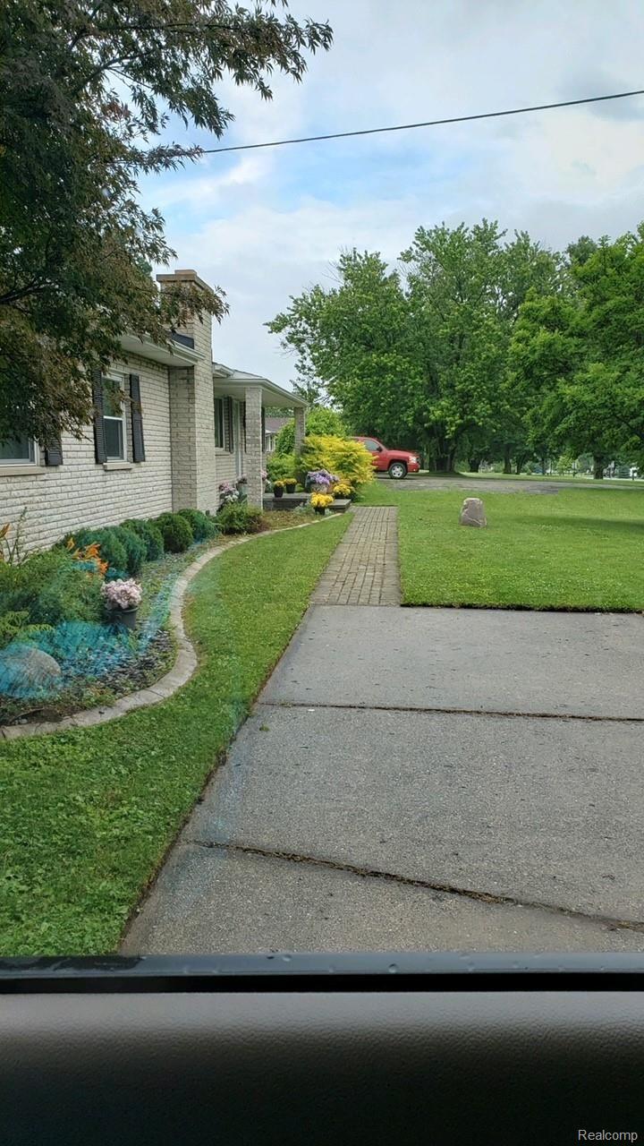 2249 East Mt Morris Road Mount Morris, MI 48458 - Photo 4 of 54 20210713_181122.jpg