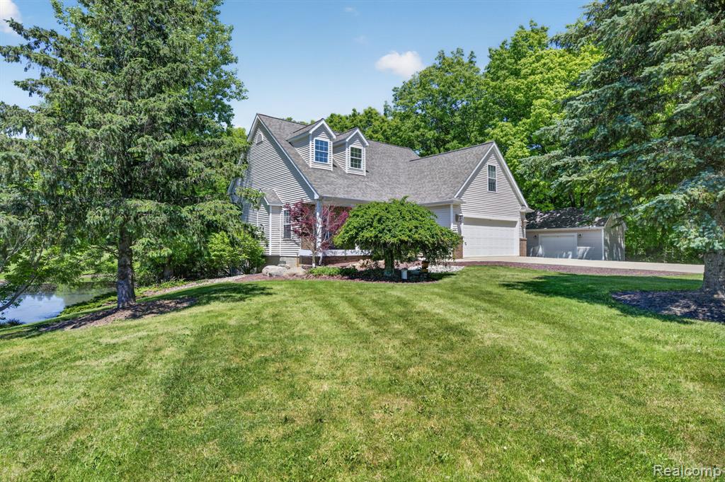 9055 Hegel Road Grand Blanc, MI 48439 - Photo 3 of 62