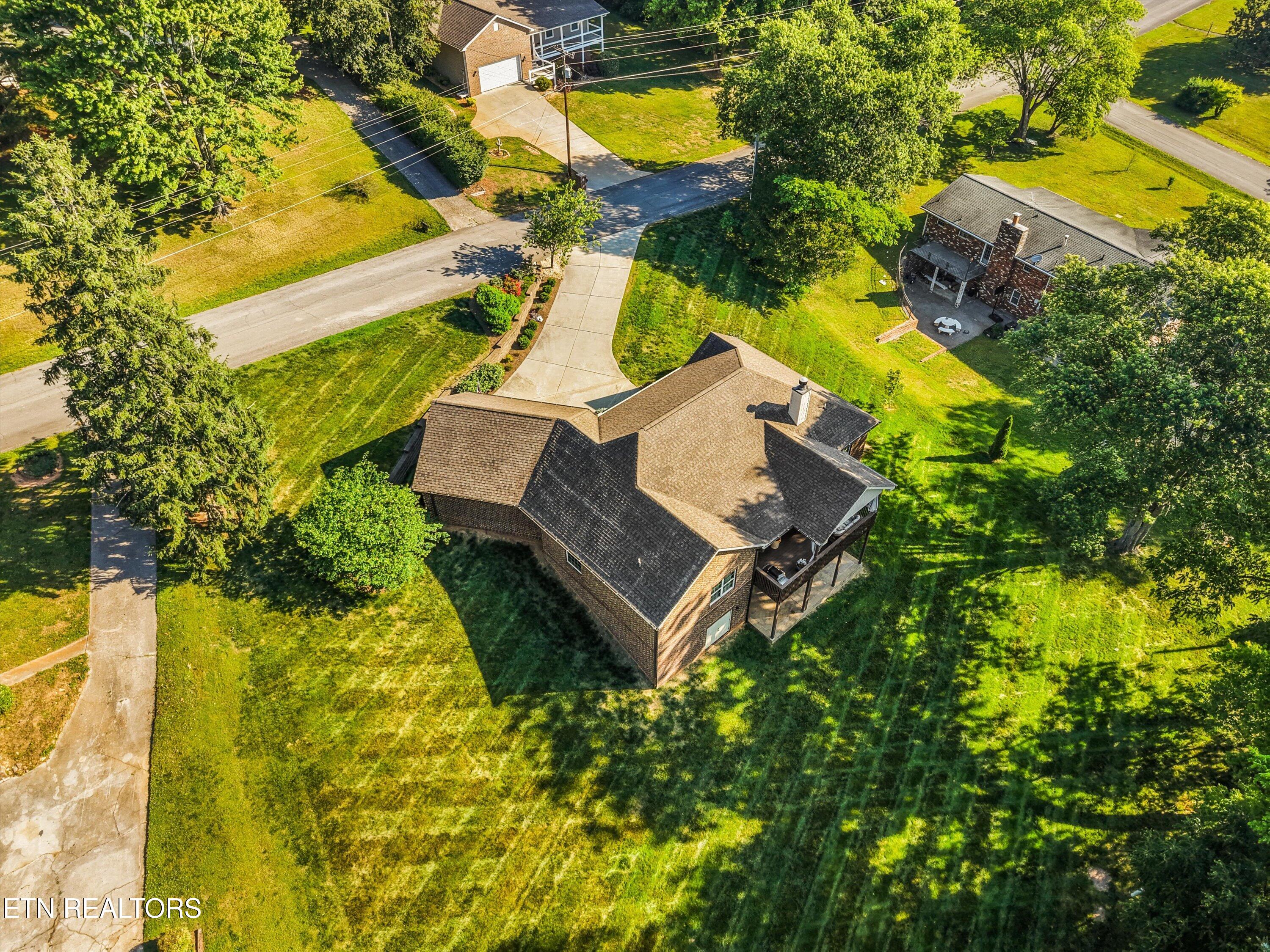 1341 Hillvale Road Louisville, TN 37777 - Photo 4 of 42 38-128 Hillvale Rd03