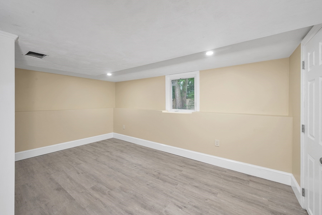 36 Poplar Road Brockton, MA 02301 - Photo 22 of 30
